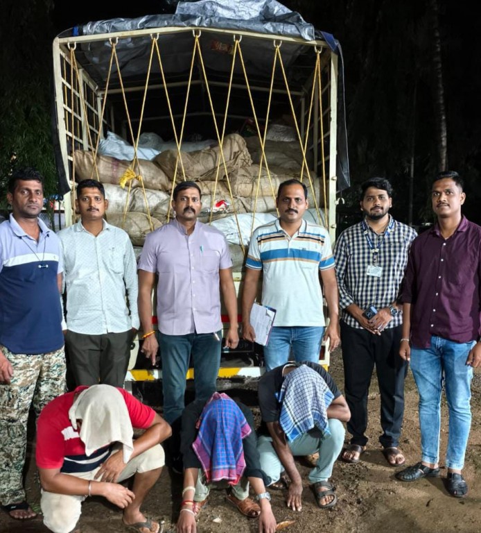 #Major crackdown on illegal gutkha smuggling# sindhudurg#konkasadlive#
