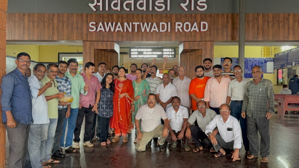 #kokansadlive#news update#konkan update# Mangaluru Express# Sawantwadi Railway News