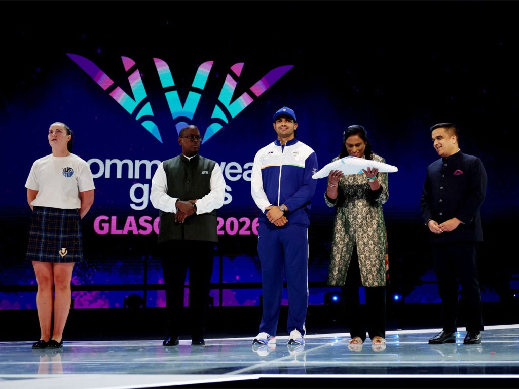 glasgow closing ceremony flag handover