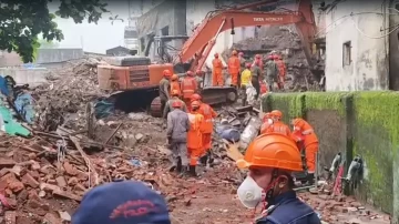 #Bhiwandi #BhiwandiBuildingCollapse #MaharashtraNews #BreakingNews #KokansadLive #NDRF #ThaneNews
